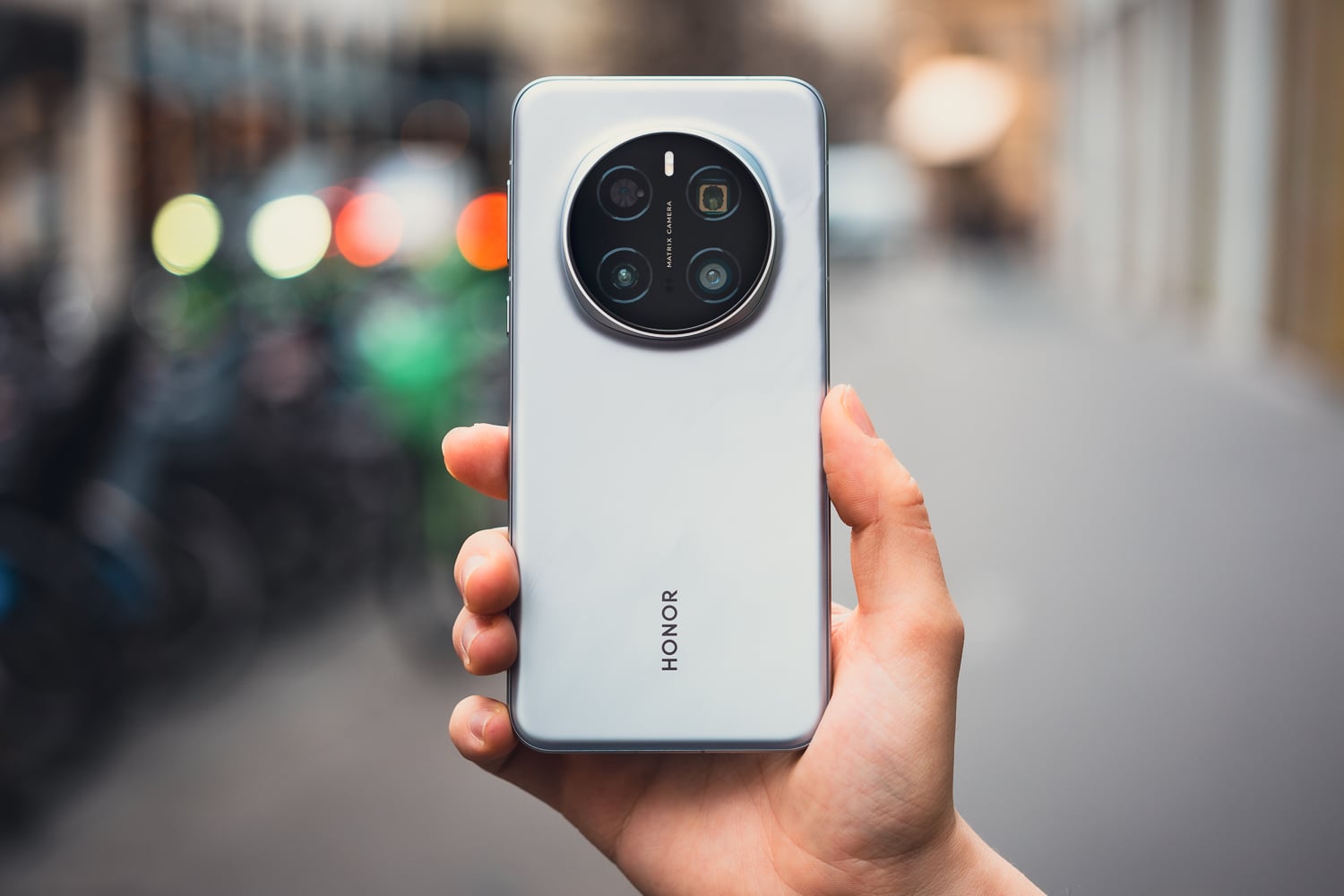 Pour grignoter des parts de marché à Samsung et Apple, Honor fait -56% sur le Magic 7 Pro 🐀